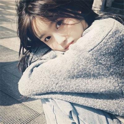 瞬间治疗却被视为无用而被流放的天才治疗师,以暗黑治疗师的身份幸福地生活着